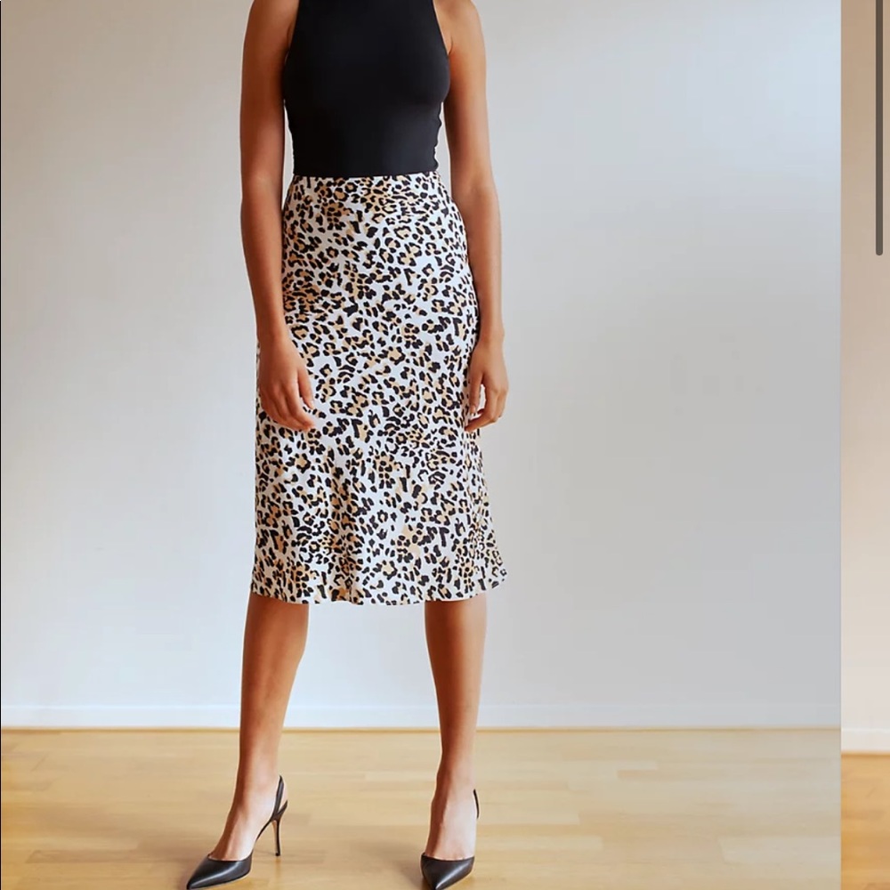 Aritzia Babaton Leopard print midi slip skirt